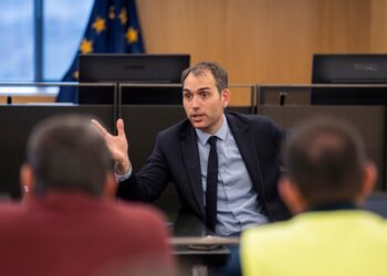 El PSOE une su abstención a la radical negativa de PP y Vox que tumba en el Congreso la iniciativa impulsada por IU para ampliar el parque de vivienda pública y destinarle el 2% del PIB