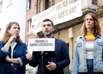 Pablo Bustinduy: “Cal adoptar ja mesures per combatre la crisi de l’habitatge, proposarem prohibir les compres especulatives a l’Estat”