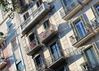 Barcelona en Comú logra el seno del Gobierno para reducir el IBI a los vecinos y aumentarlo a los especuladores