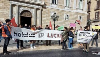 Victoria para las trabajadoras de Holaluz: el juzgado falla a su favor tras la demanda colectiva por la eliminación del teletrabajo