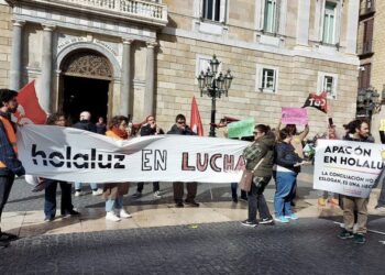 Victoria para las trabajadoras de Holaluz: el juzgado falla a su favor tras la demanda colectiva por la eliminación del teletrabajo