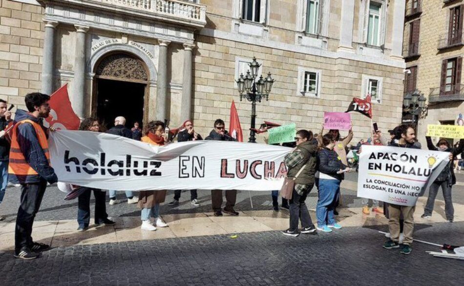 Victoria para las trabajadoras de Holaluz: el juzgado falla a su favor tras la demanda colectiva por la eliminación del teletrabajo