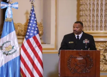 Dimite almirante que supervisaba los ataques de Estados Unidos en el Caribe
