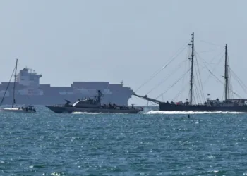 Trasladan a una prisión israelí a más de 470 activistas de la Flotilla Global Sumud