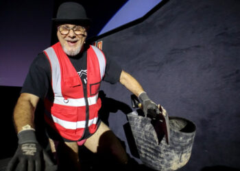 Veriueu-ho Especial El Ventorro: el espectáculo de la compañía Pot de Plom, afectada por la DANA, que ha sufrido intentos de censura