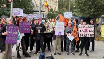 El Ayuntamiento de Madrid comienza el «desmantelamiento» de los espacios de igualdad con el traslado del Gloria Fuertes de Vicálvaro