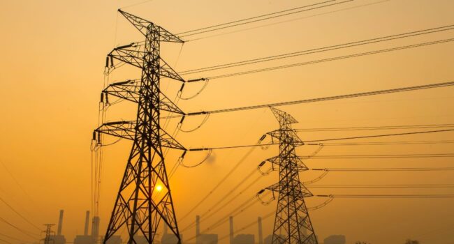 Restablecen sistema eléctrico en el occidente de Cuba