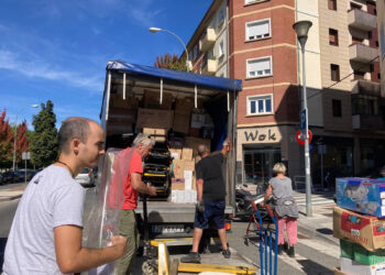 Primer camión con material sanitario para Cuba es recogido en Iruñea-Pamplona: campaña solidaria del sindicato LAB supera expectativas