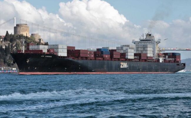 Denuncian la llegada de cuatro mercantes con armas y combustible para Israel a puertos y aguas territoriales españolas