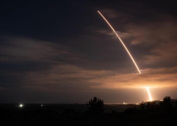 Inteligencia pide a Putin tiempo para responder a ensayos nucleares de EEUU