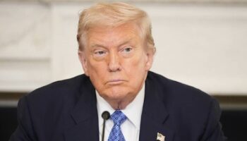 Trump considera diálogo con Maduro a pesar de despliegue en el Caribe