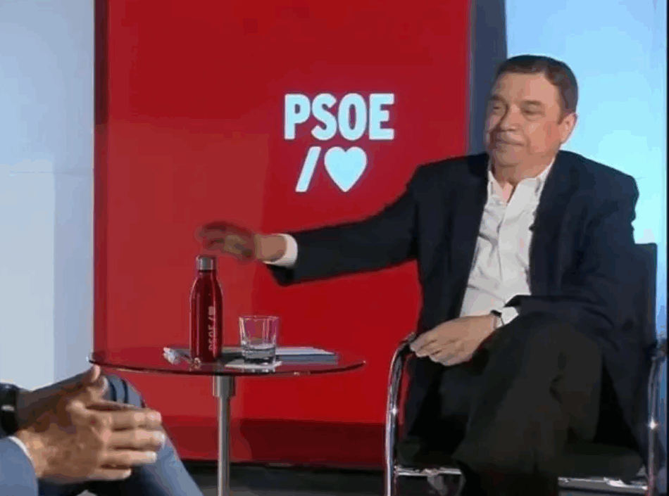 El Ministerio de Agricultura, Pesca y Alimentación prohíbe criar gallinas y aves de corral al aire libre por el aumento de riesgo de gripe aviar