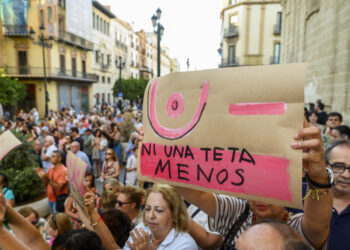Vecinas y vecinos de los Barrios y Pueblos de Madrid por la Sanidad Pública analizan la situación de la gestión de los cribados para la detección del cáncer de mama en Madrid