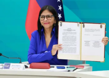 Venezuela y Rusia sellan 42 acuerdos en su comisión bilateral