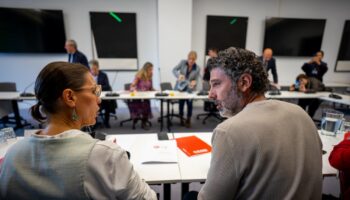 CCOO tacha de ofensiva la oferta de subida salarial del Gobierno para las empleadas y empleados públicos