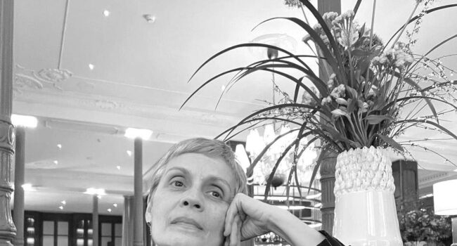 Marifé Santiago-Bolaños revela sus resurrecciones con «Soy guardiana de lo que ya nunca pasará»