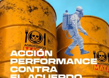 «El presidente de Gobierno, Pedro Sánchez, y el ministro de Agricultura Luis Planas, recibirán un baño de pesticidas» en una performance contra el acuerdo comercial UE-Mercosur en el Ministerio de Agricultura
