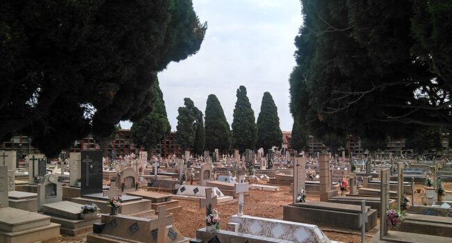 PSPV, Compromís, el Grup per la Recerca y UGT rinden homenaje a las víctimas del franquismo en Castelló en un acto conjunto por la Memoria, la Dignidad y la Justicia