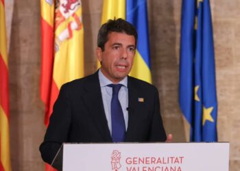 PACMA, contra los «privilegios» políticos: Mazón dimite manteniendo sueldo, coche oficial y aforamiento