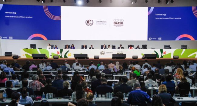 La COP30 aprueba un documento final sin referencia a los combustibles fósiles