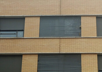 Reclaman al Ayuntamiento, la Comunidad de Madrid y al Gobierno central que adquieran las 200 viviendas de calle Mazaterón amenazadas de desalojo por un fondo buitre