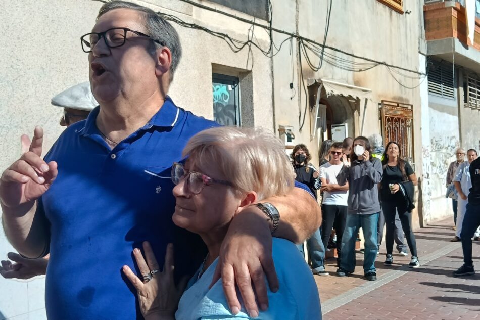 Paralizado temporalmente el desahucio de Santi, pensionista de Alcantarilla, tras la movilización vecinal