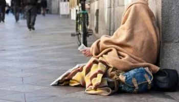 APDHA Sevilla denuncia la aporofobia administrativa del Ayuntamiento con las Personas Sin Hogar