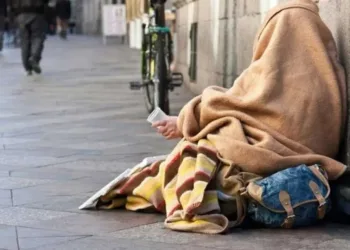 APDHA Sevilla denuncia la aporofobia administrativa del Ayuntamiento con las Personas Sin Hogar