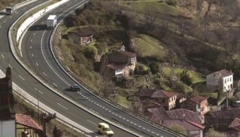 Izquierda Unida exige la liberalización de la autopista AP-66