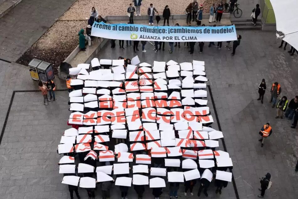 Cientos de miles de personas se movilizan en todo el mundo para exigir justicia climática durante la COP30