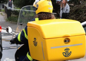 Touro só ten unha carteira para facer o reparto postal en todo o municipio