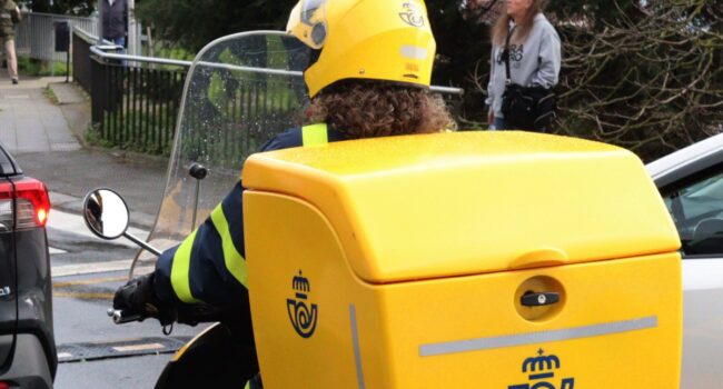 Touro só ten unha carteira para facer o reparto postal en todo o municipio