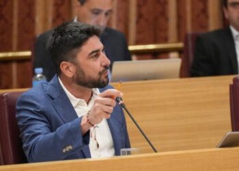 IU Sevilla denuncia la paralización de cientos de sanciones por exceso de veladores en Sevilla