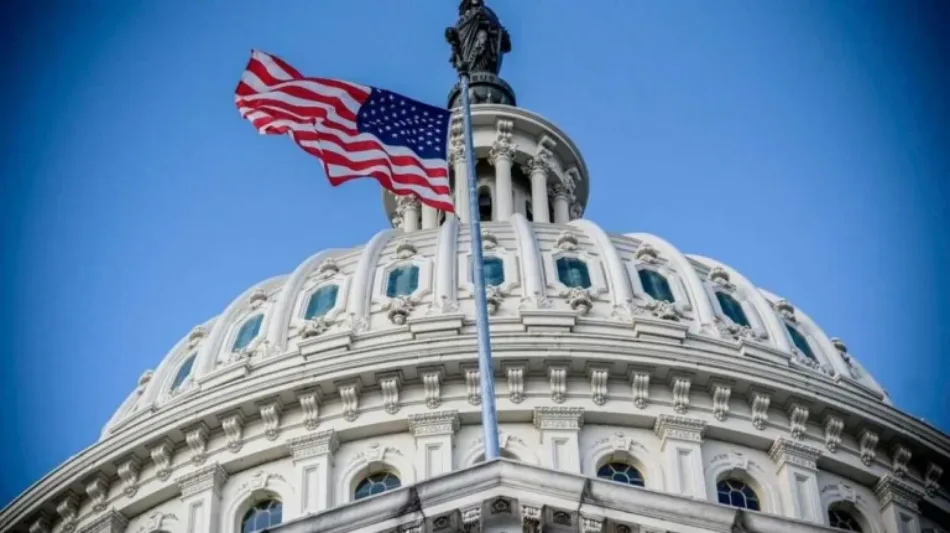 Senado de EE.UU. aprueba paquete de leyes que ponen fin al cierre del Gobierno