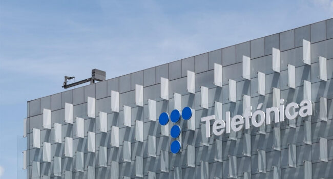 CCOO y UGT manifiestan su rechazo a los EREs anunciados en el grupo Teléfonica