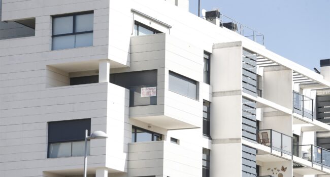La FRAVM defiende que el Ayto. de Madrid penalice en el IBI las viviendas que lleven dos años vacías y bonificar las de protección oficial