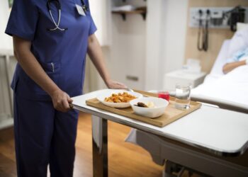 El Ministerio de Consumo retirará los ultraprocesados de la alimentación infantil en hospitales