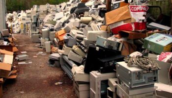 La falta de minerals crítics es combat amb la reducció del consum i amb reciclatge, no pas amb una febre minera