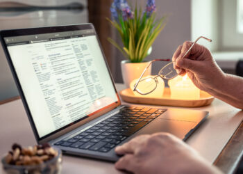 Evita sanciones: todo sobre la factura electrónica y cómo hacer la transición sin complicaciones