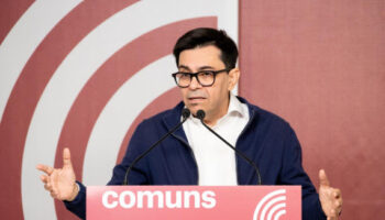 Pisarello: “Exigim al PSOE que reverteixi el títol de rei emèrit a Joan Carles I amb un reial decret”