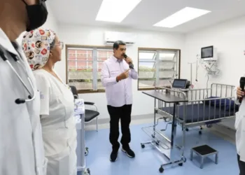 Gobierno Venezolano entrega 98 obras de salud