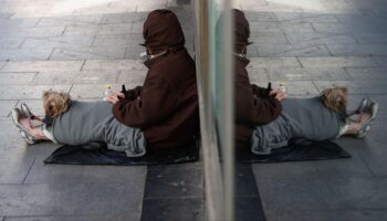 APDHA alerta de que el aumento del 57% en el número de personas sin hogar en Andalucía, registrado por el INE “tan solo muestra la punta del iceberg de un problema mucho más grave”