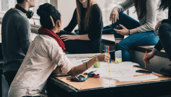 Compromís denuncia la mutilación del programa de fomento de la ocupación EMPUJU