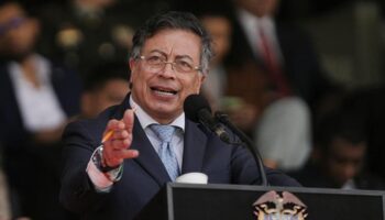 Petro pide investigar cadáveres en costas colombianas tras ataque de EEUU