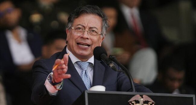 Petro pide investigar cadáveres en costas colombianas tras ataque de EEUU