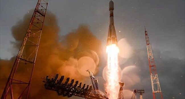 Irán recibe primeras señales de los tres satélites lanzados al espacio