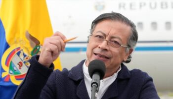 Petro confirma que Colombia restablece vuelos entre Colombia y Venezuela