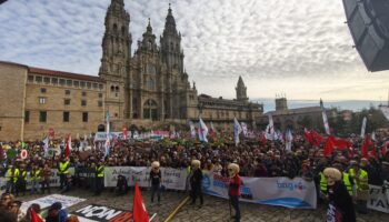 Máis de 80.000 persoas esixen en Compostela o rexeitamento definitivo do proxecto de Altri