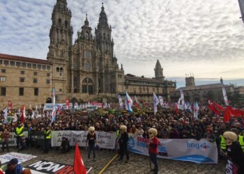 Máis de 80.000 persoas esixen en Compostela o rexeitamento definitivo do proxecto de Altri