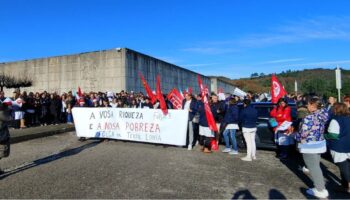 Folga e mobilizacións para reclamar melloras salariais en Textil Lonia de Ourense